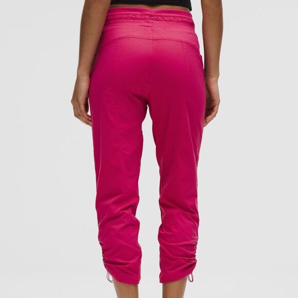 NWT! Lululemon Mid-rise Cropped Dance Studio Pants in Raspberry Coulis Size 8 - Picture 6 of 9